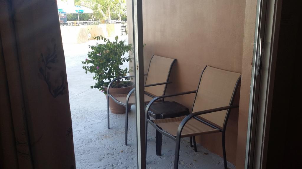 Seaspray Inn Beach Resort Palm Beach Shores Exterior photo