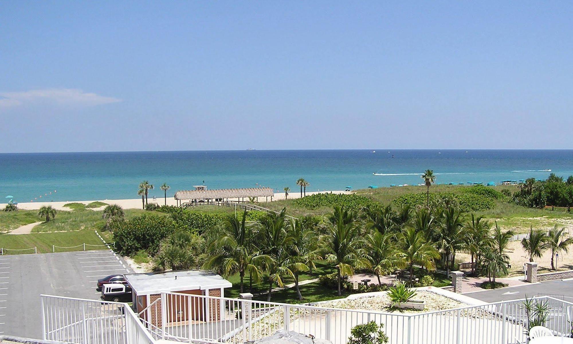 Seaspray Inn Beach Resort Palm Beach Shores Exterior photo